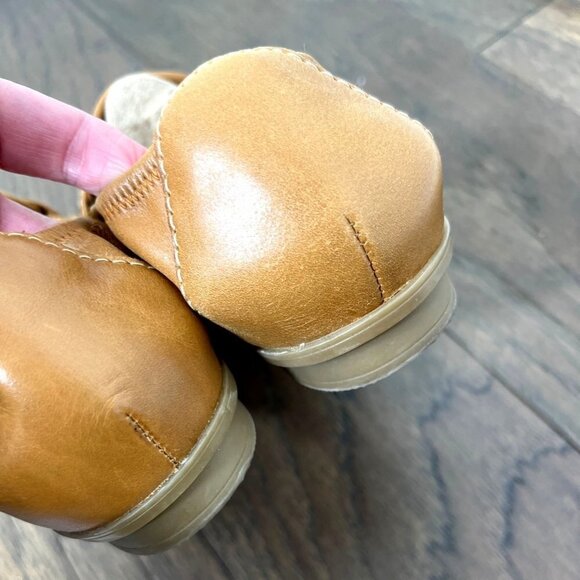 CLARKS COLLECTION Lyrical Way Perforated Leather Loafers Brown Size 10.5 - Picture 2 of 6